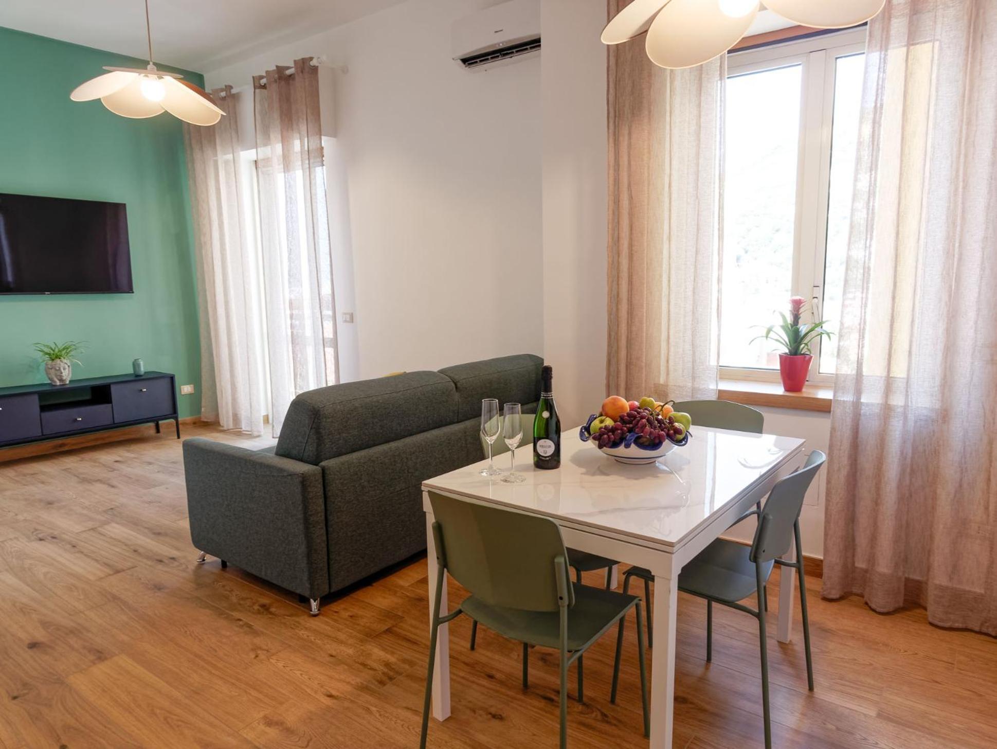 Susanna Boutique Home Вико Екуензе Екстериор снимка